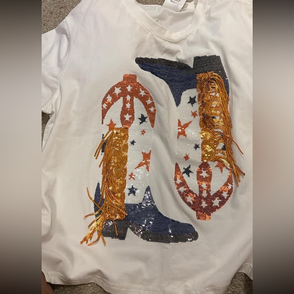 queen of sparkles tee!